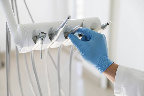Professional Tooth Extraction technician working in Walnut Creek, OH